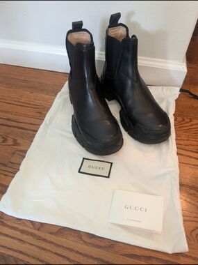 New- Gucci Quebec Black Leather Chelsea Ankle Pull On Boot, 39.5, $980